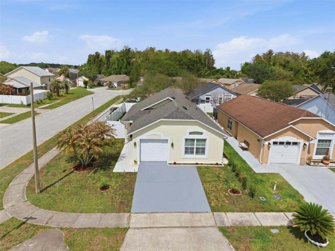 2400 Weymouth Ct., Kissimmee, FL 34743