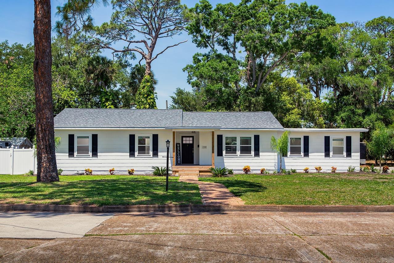 1208 Indian River Ave., Titusville, FL 32780