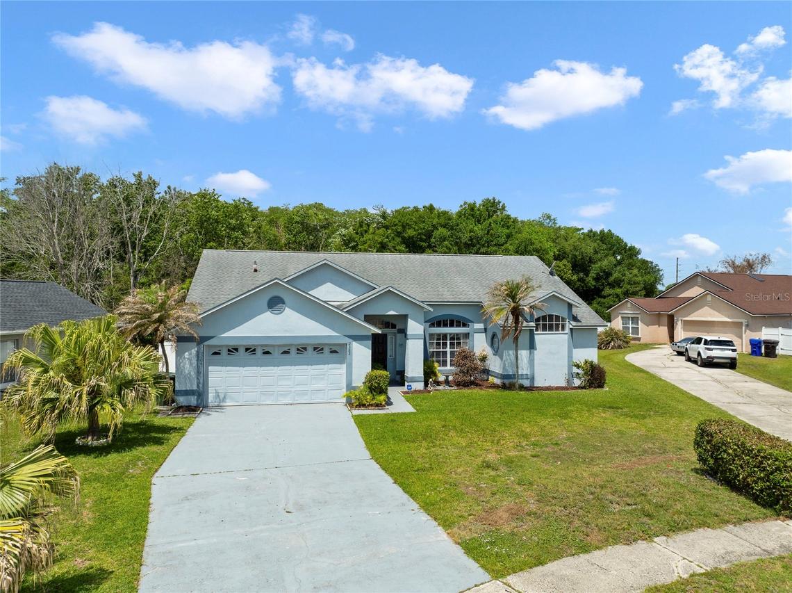 2382 Queenswood Cir., Kissimmee, FL 34743