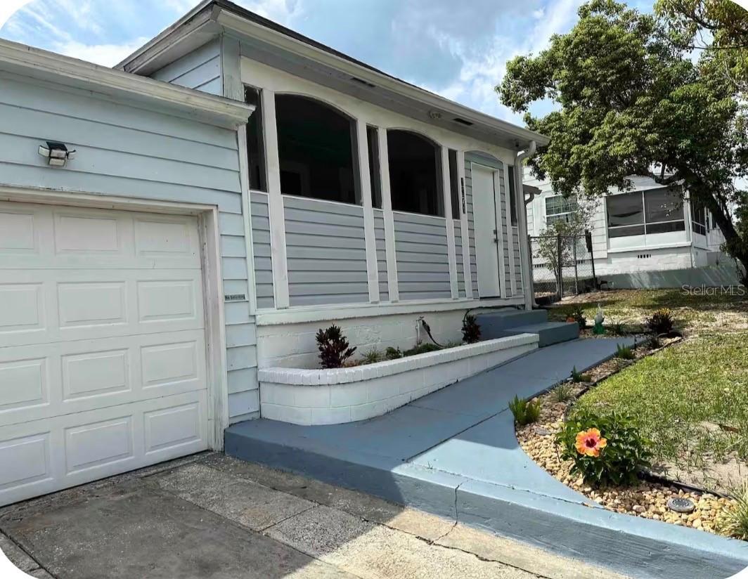 1371 Lakeview Dr., Sebring, FL 33870