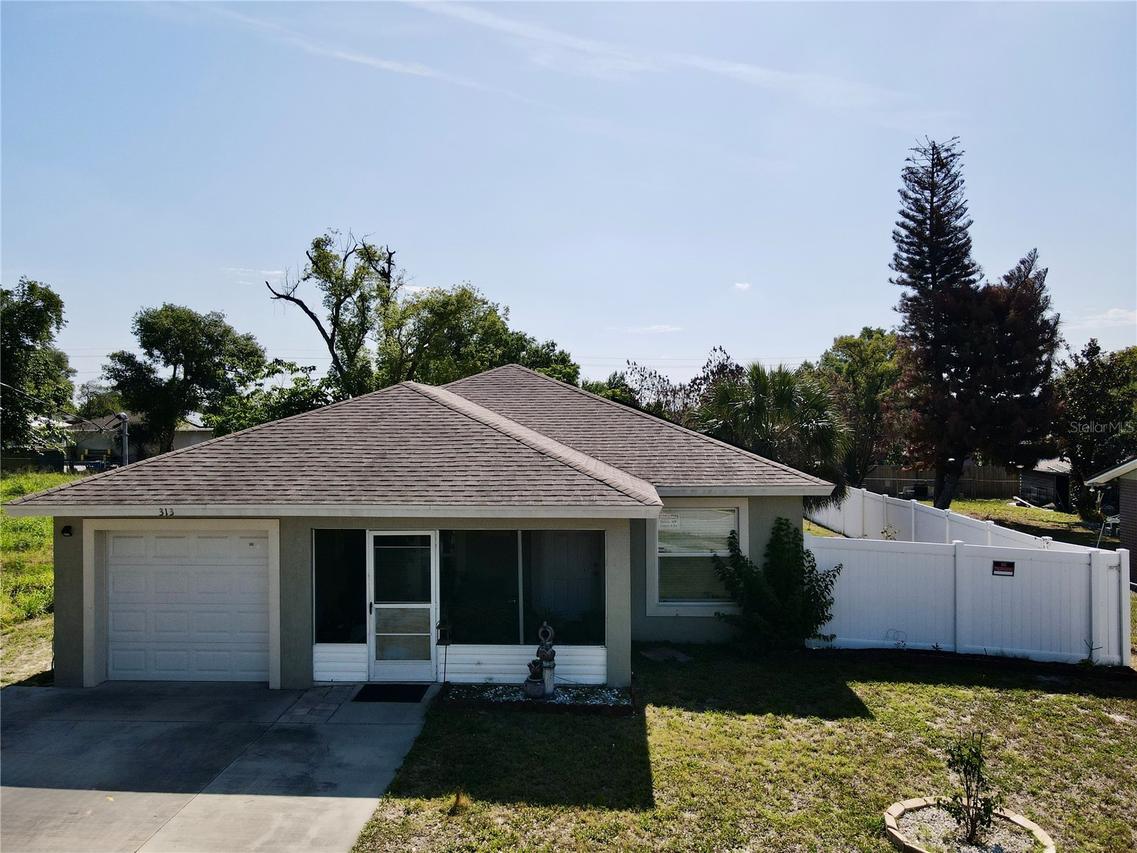 313 Oak St., Auburndale, FL 33823