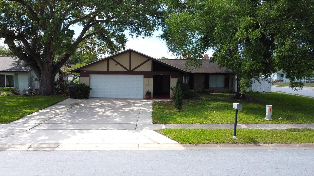 1718 Bruce St., Kissimmee, FL 34741