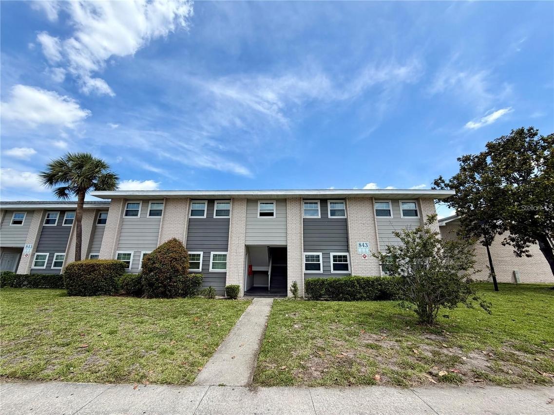 843 Sky Lake Cir. #B, Orlando, FL 32809