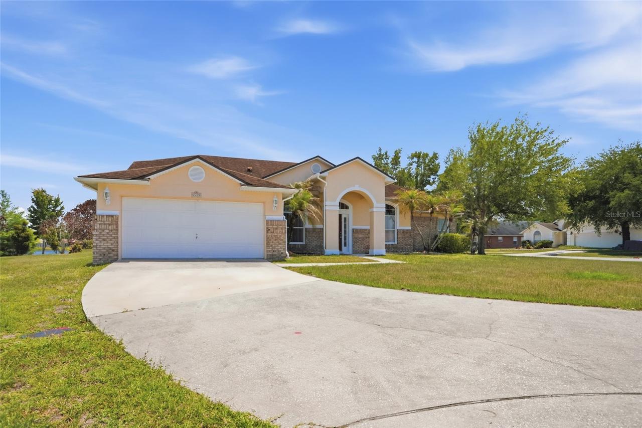 2415 Timothy Ln., Kissimmee, FL 34743