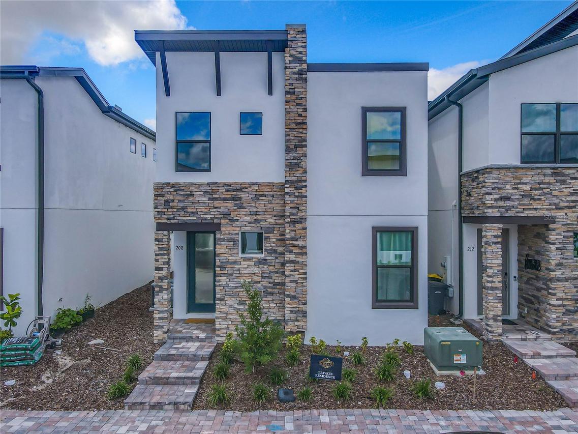 208 Villa Domani Cir., Davenport, FL 33896