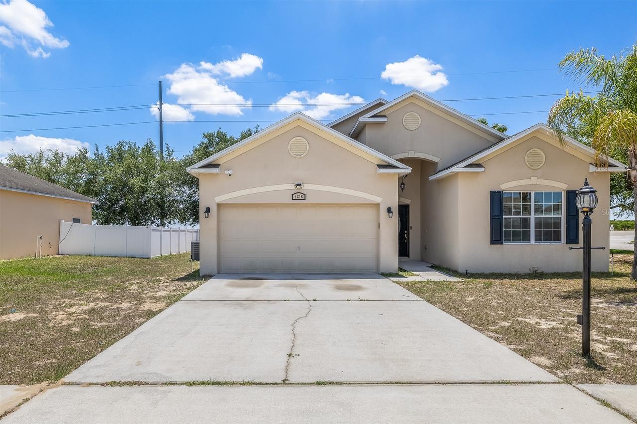 3216 Lynrock Ave., Dundee, FL 33838