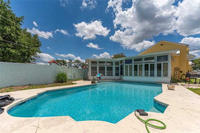 New Homes with In-ground Swimming Pools That Attend Auburndale High School: May 10th to May 16th