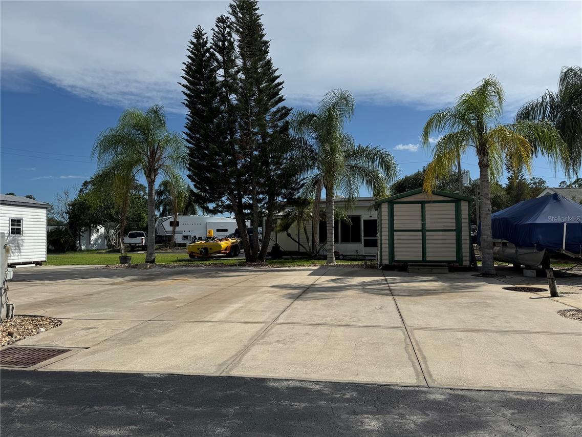 1310 Pine Island Dr., St Cloud, FL 34771
