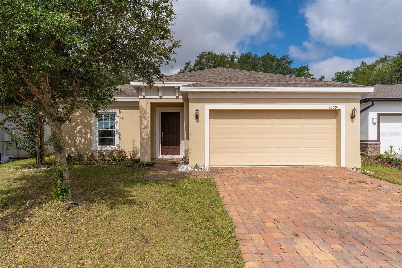 1209 Stratton Ave., Groveland, FL 34736
