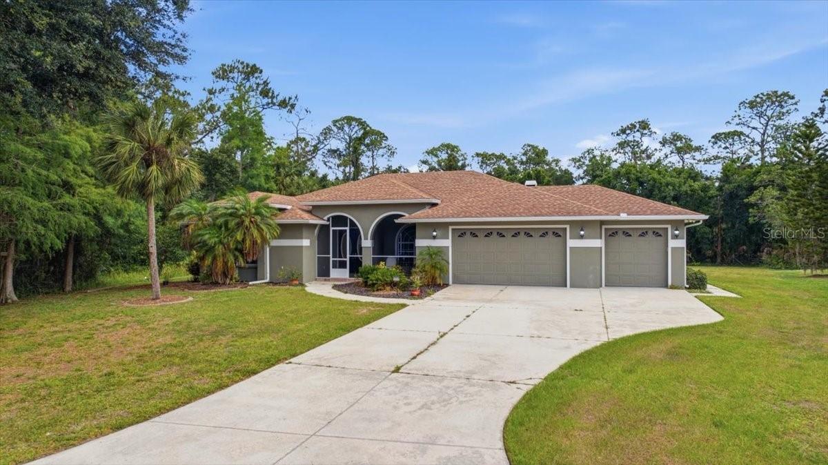 15107 3rd Dr., Bradenton, FL 34212
