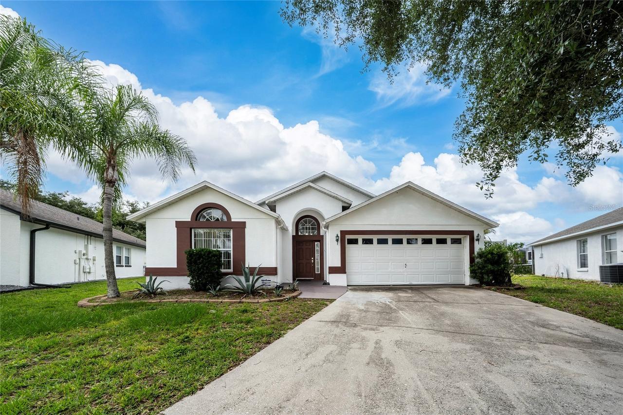 232 Lake Shore Pkwy., Davenport, FL 33896