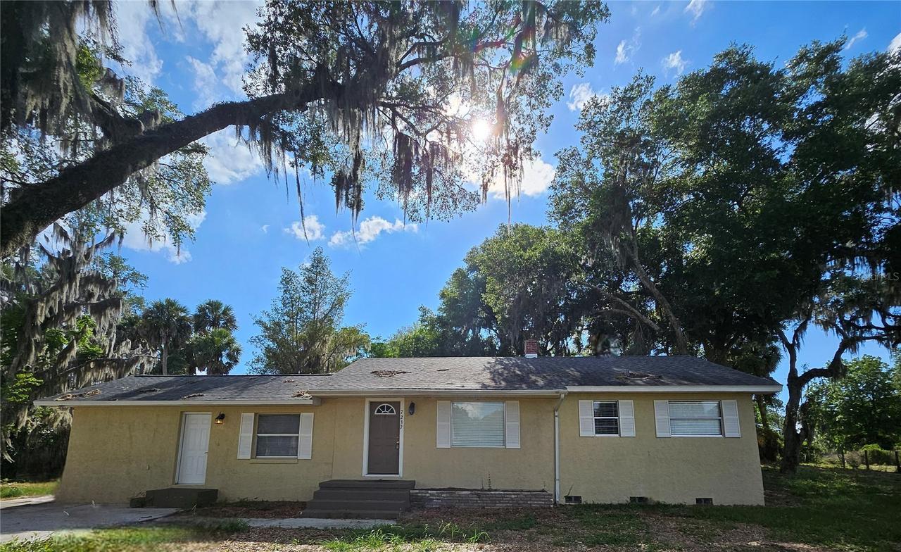7237 Hillcrest St., Leesburg, FL 34748