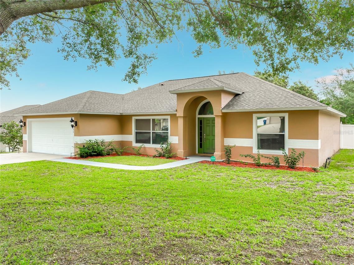 1123 Lakeview Oaks Dr., Minneola, FL 34715