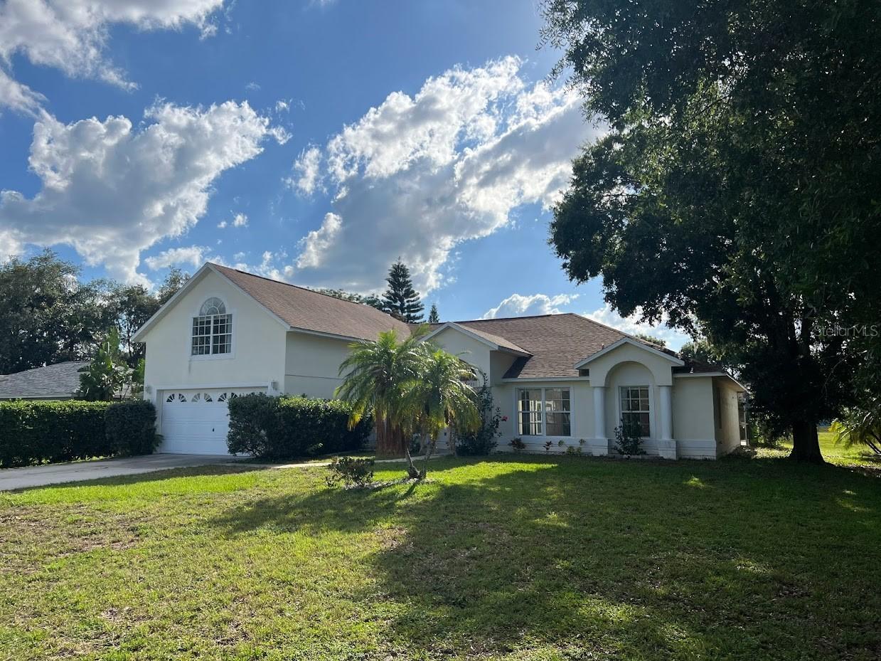 733 Sunridge Woods Blvd., Davenport, FL 33837