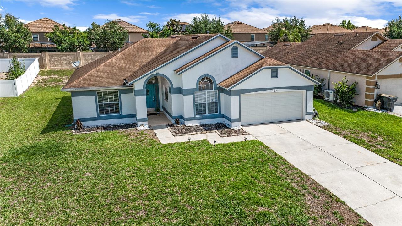 437 Via Del Sol Dr., Davenport, FL 33896