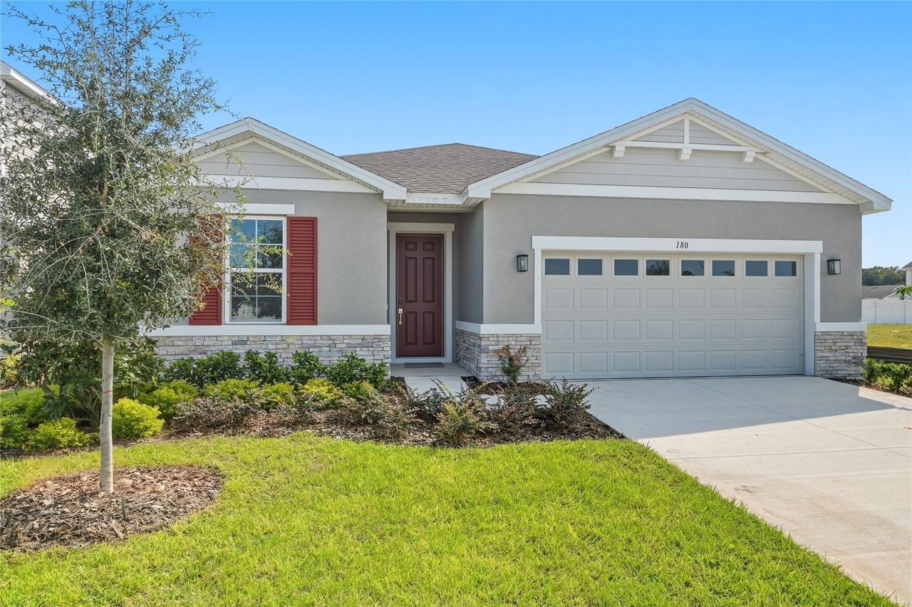 180 Blue Star Ct., Tavares, FL 32778
