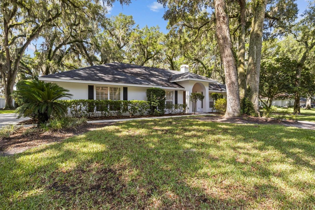 1142 Longwood Oaks Blvd., Lakeland, FL 33811