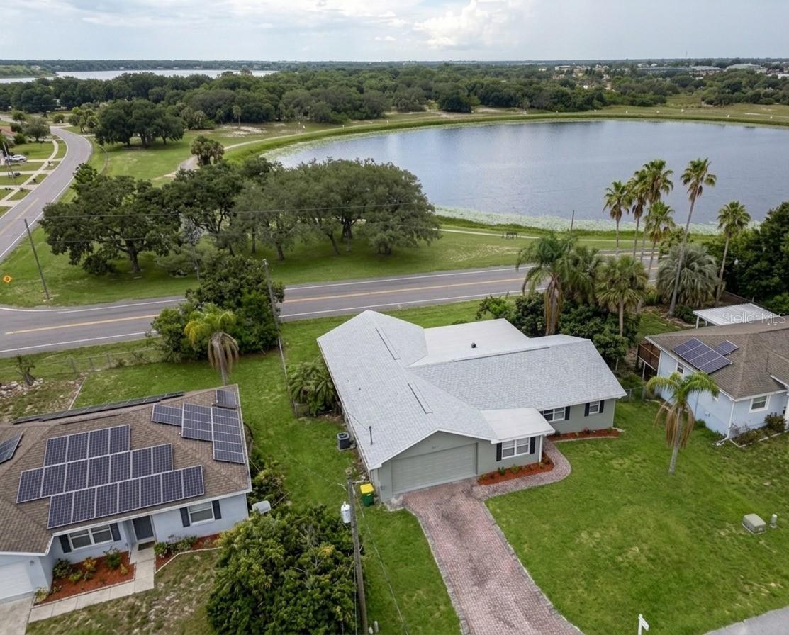 907 Valentina Dr., Dundee, FL 33838