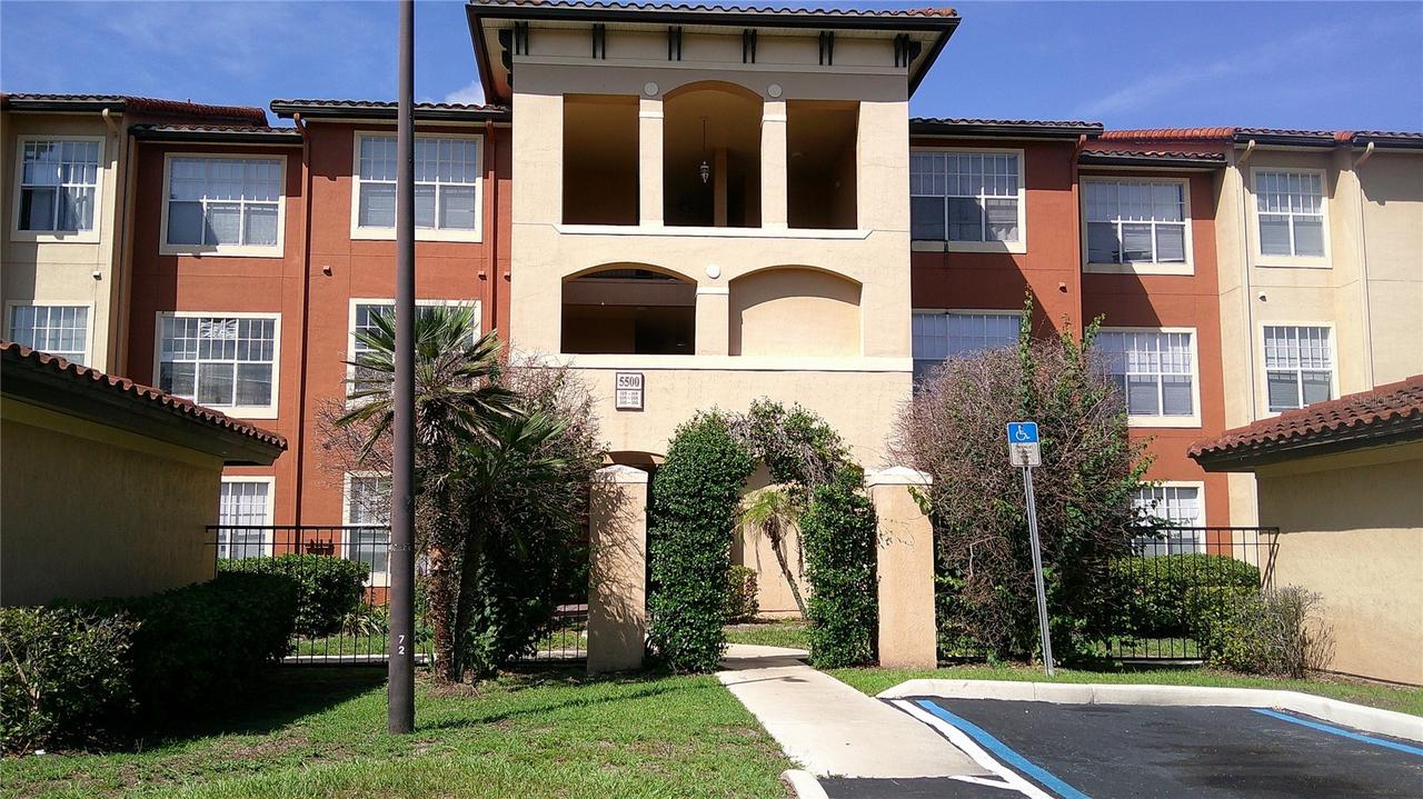 5500 Metrowest Blvd. #304, Orlando, FL 32811