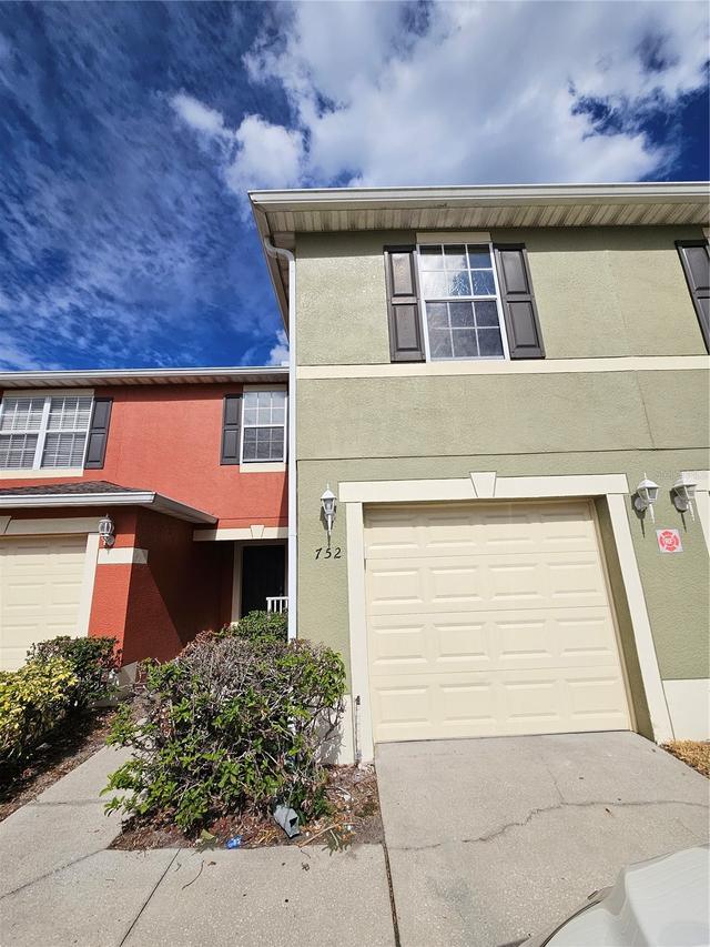 752 Cresting Oak Cir. #64, Orlando, FL 32824