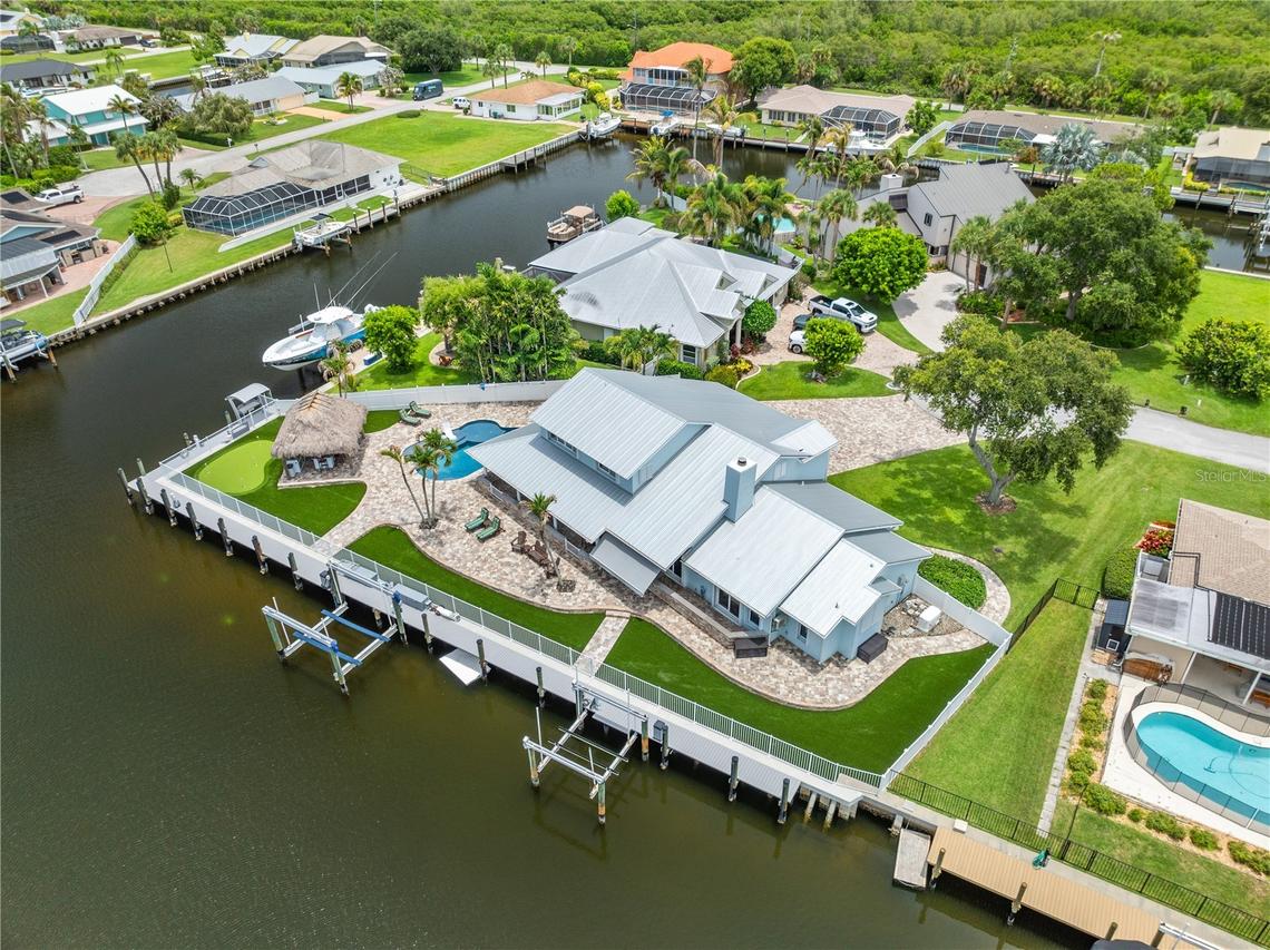 123 Queen Ann Ct., Hutchinson Island, FL 34949