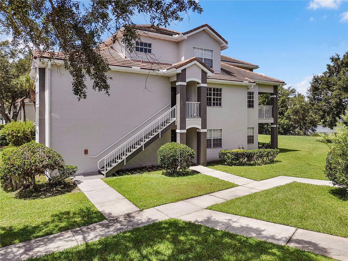13929 Fairway Island Dr. #818, Orlando, FL 32837
