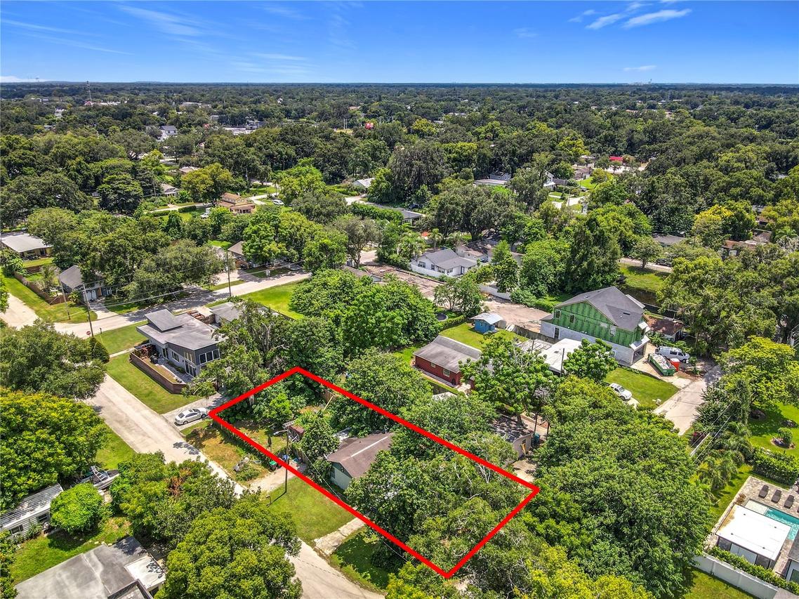 1906 Vine St., Orlando, FL 32806