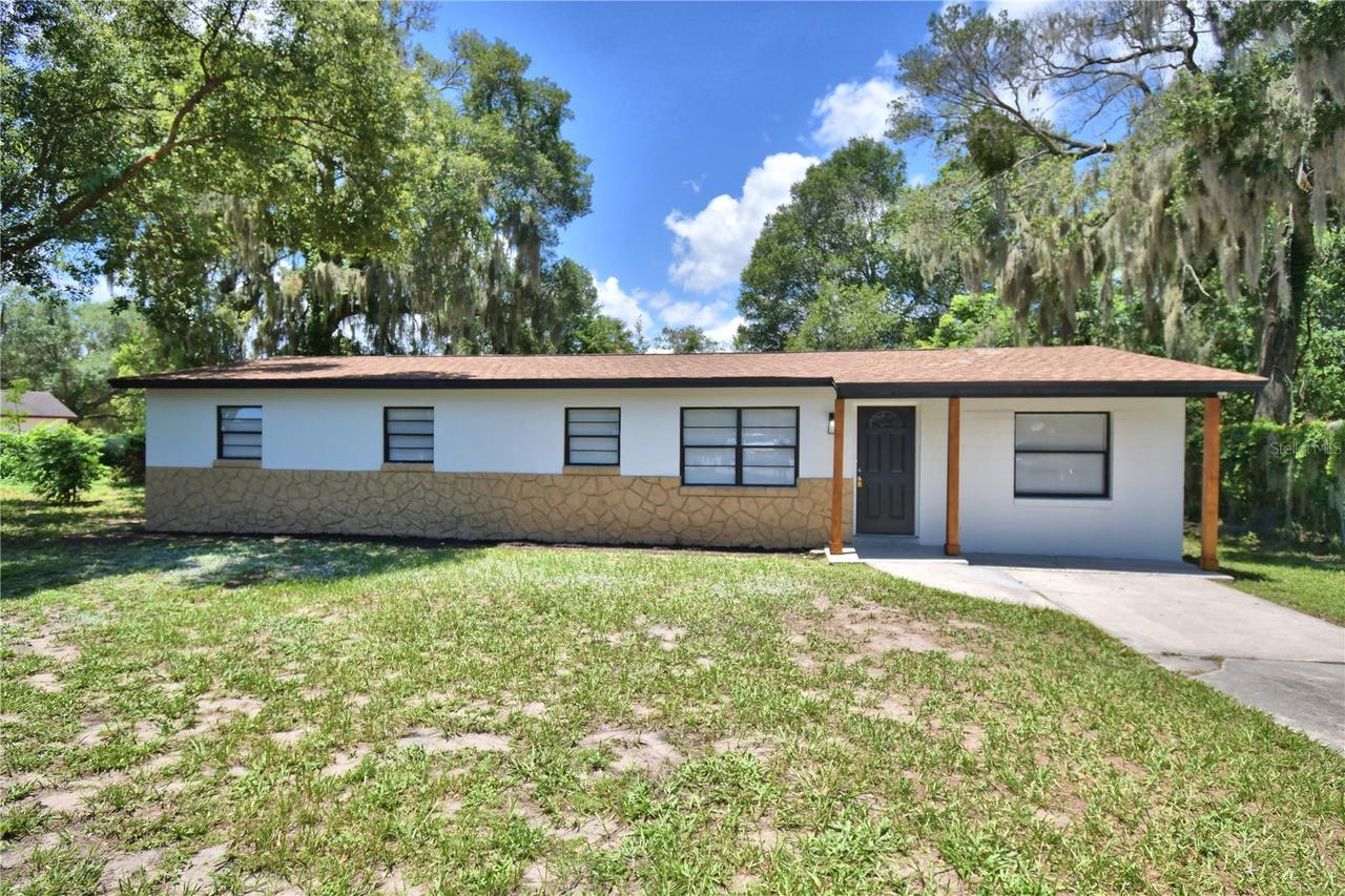 808 Oakmont Ct., Deland, FL 32720