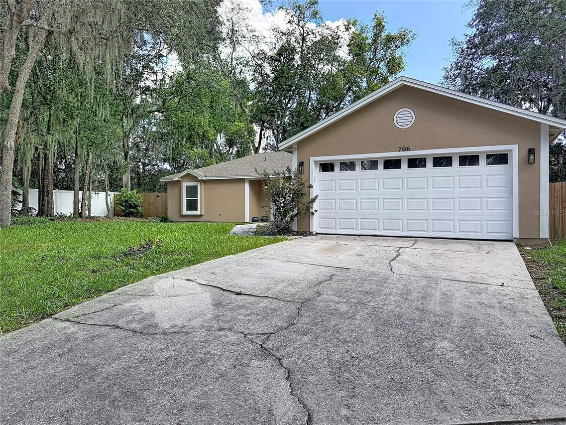 706 Old Creek Ct., Sanford, FL 32773