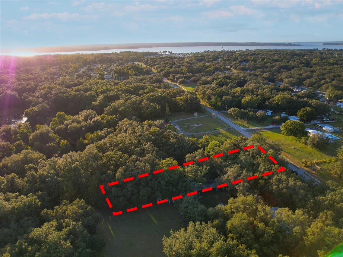 13724 Tennessee Ave., Astatula, FL 34705