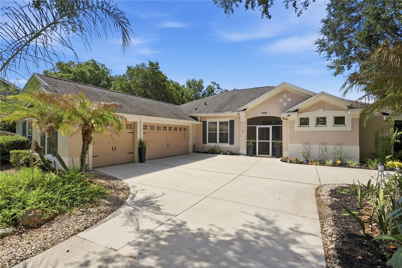 13706 Via Roma Cir., Clermont, FL 34711