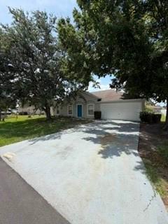 527 Kilimanjaro Dr., Kissimmee, FL 34758