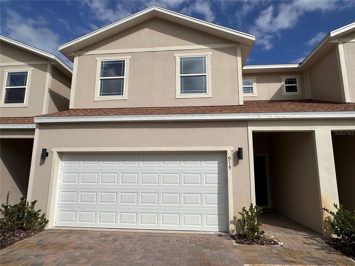 915 Lakefront Village Dr., Clermont, FL 34711