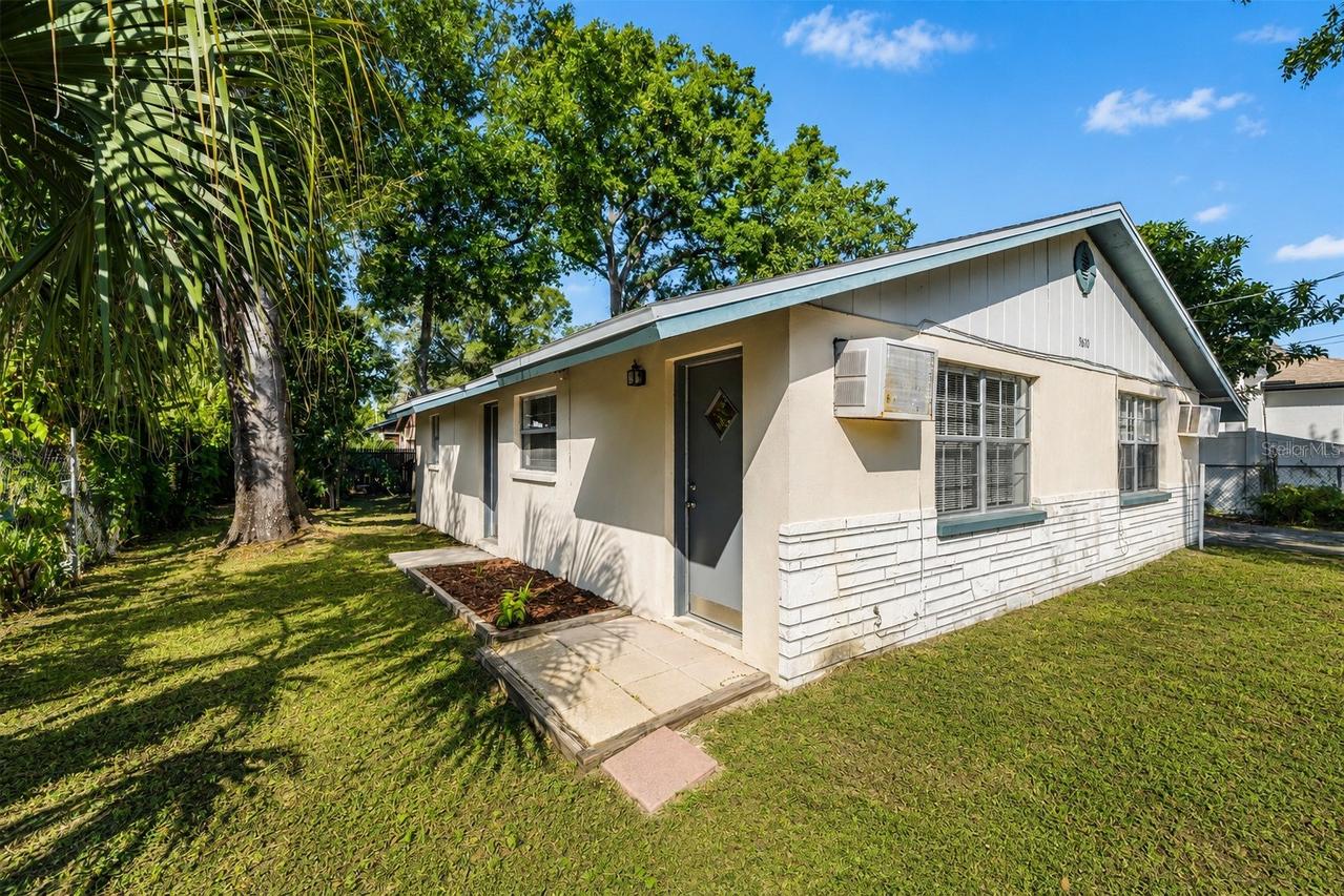 9610 N 12th St., Tampa, FL 33612