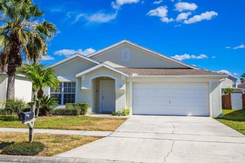 160 Bloomingdale Dr., Davenport, FL 33897