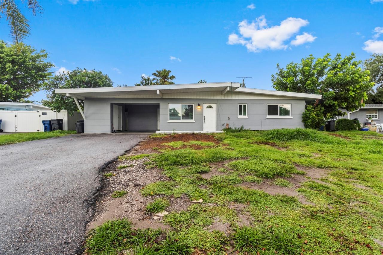 5711 21st St., Bradenton, FL 34207