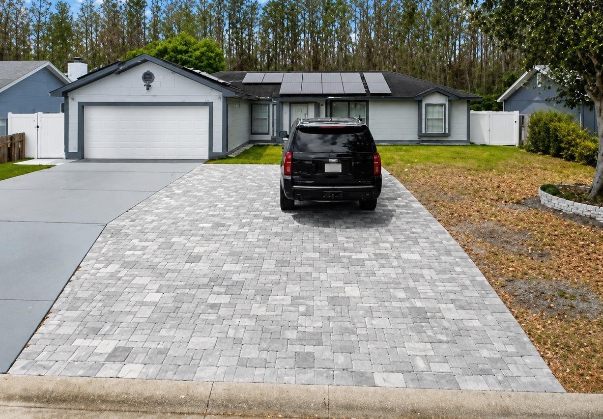 310 Silk Oak Dr., Kissimmee, FL 34743