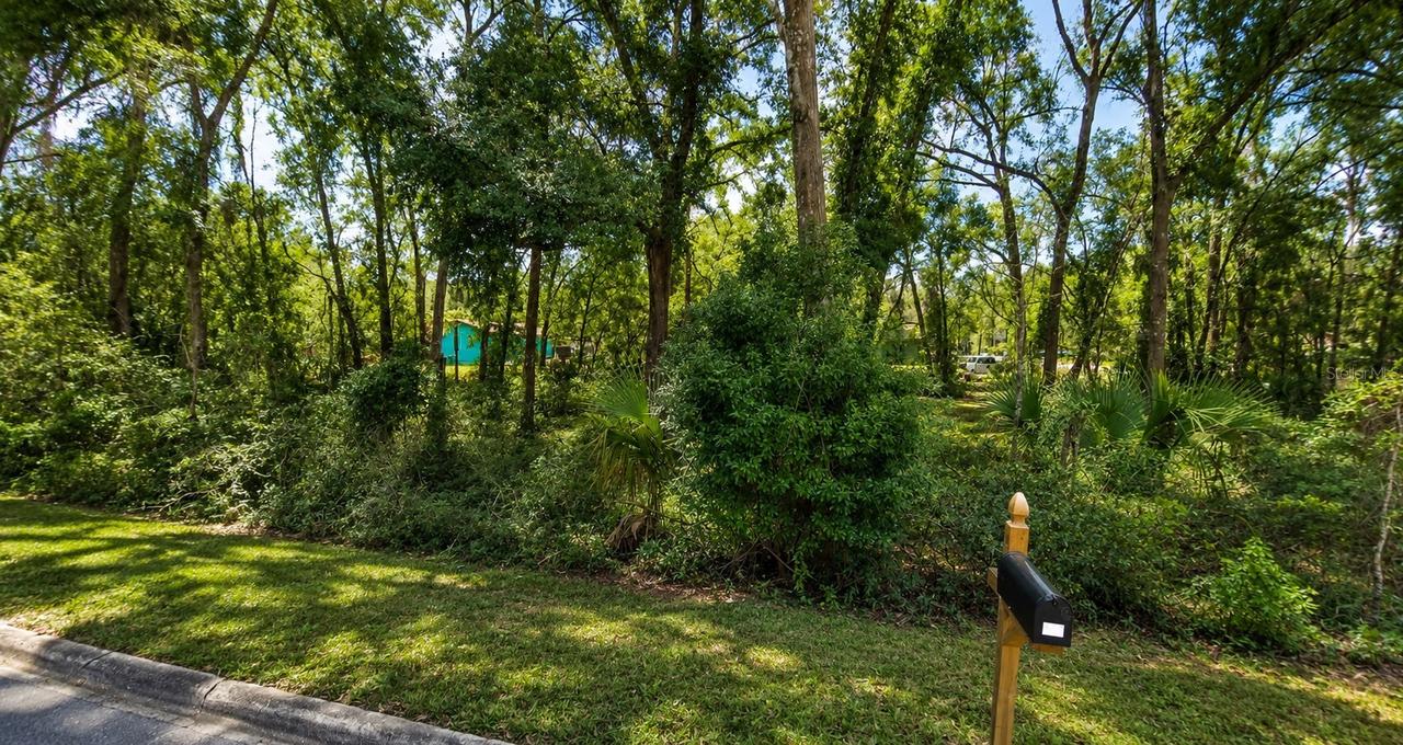 E Euclid Ave., Deland, FL 32724