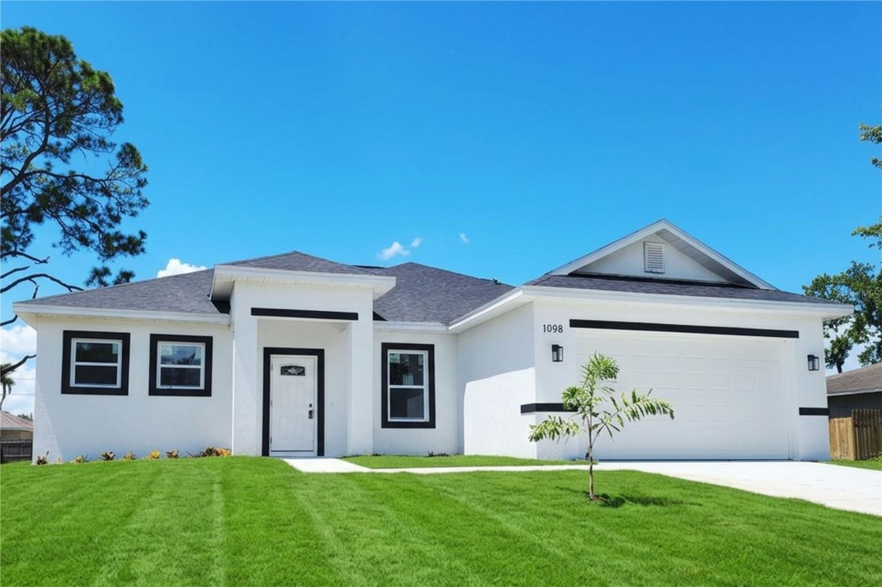 1098 Hammacher Ave., Palm Bay, FL 32908