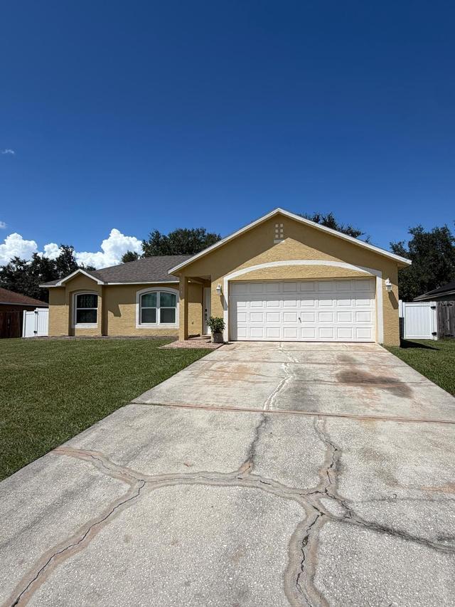 316 Brimming Lake Rd., Minneola, FL 34715
