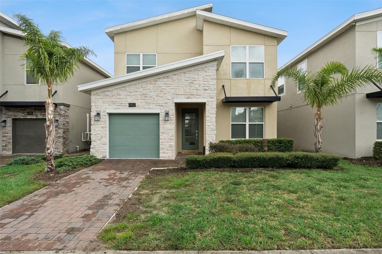 682 Whistling Straits Blvd., Davenport, FL 33896