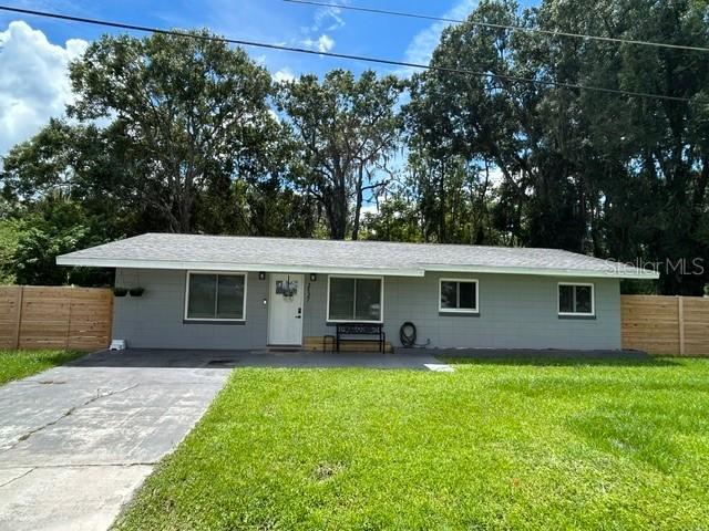 2527 Dons Pl., Lakeland, FL 33801