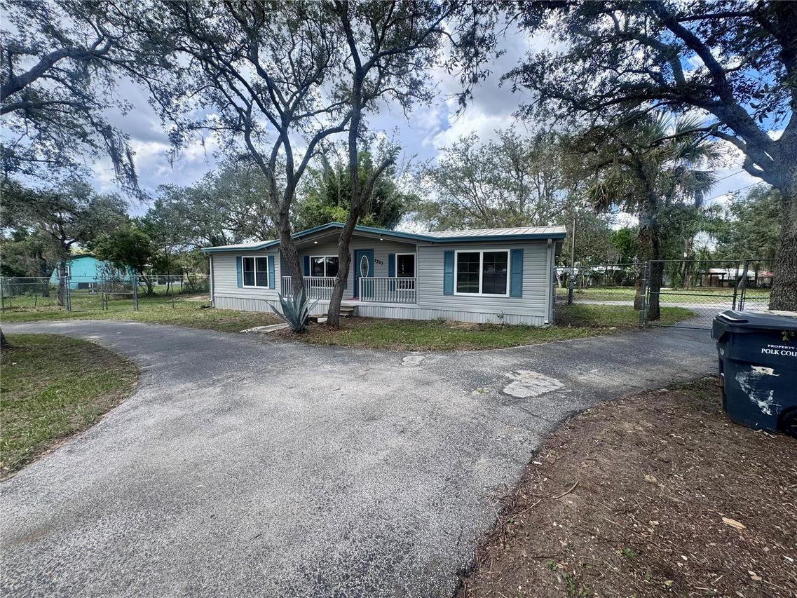 2293 Cantor Ct., Lake Wales, FL 33898