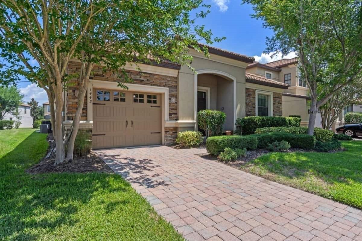 1442 Moon Valley Dr., Davenport, FL 33896
