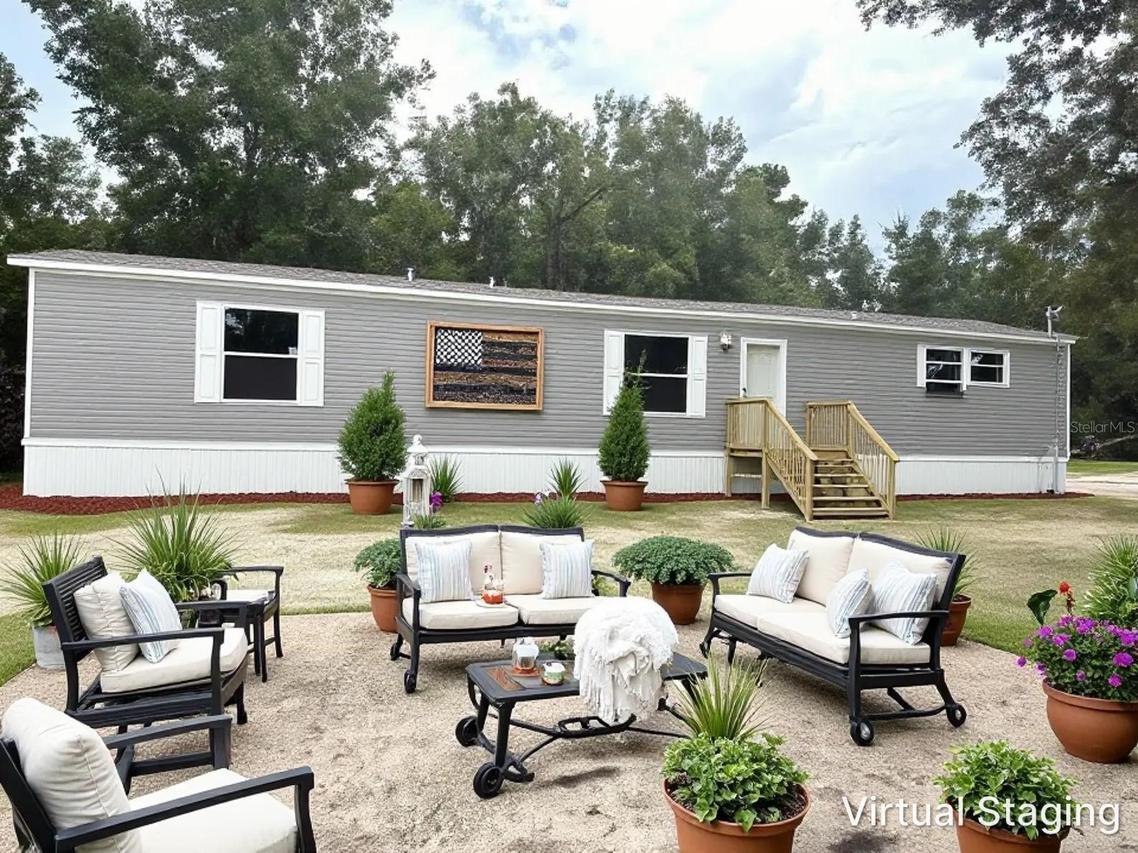 102 Livingston Ct., Satsuma, FL 32189