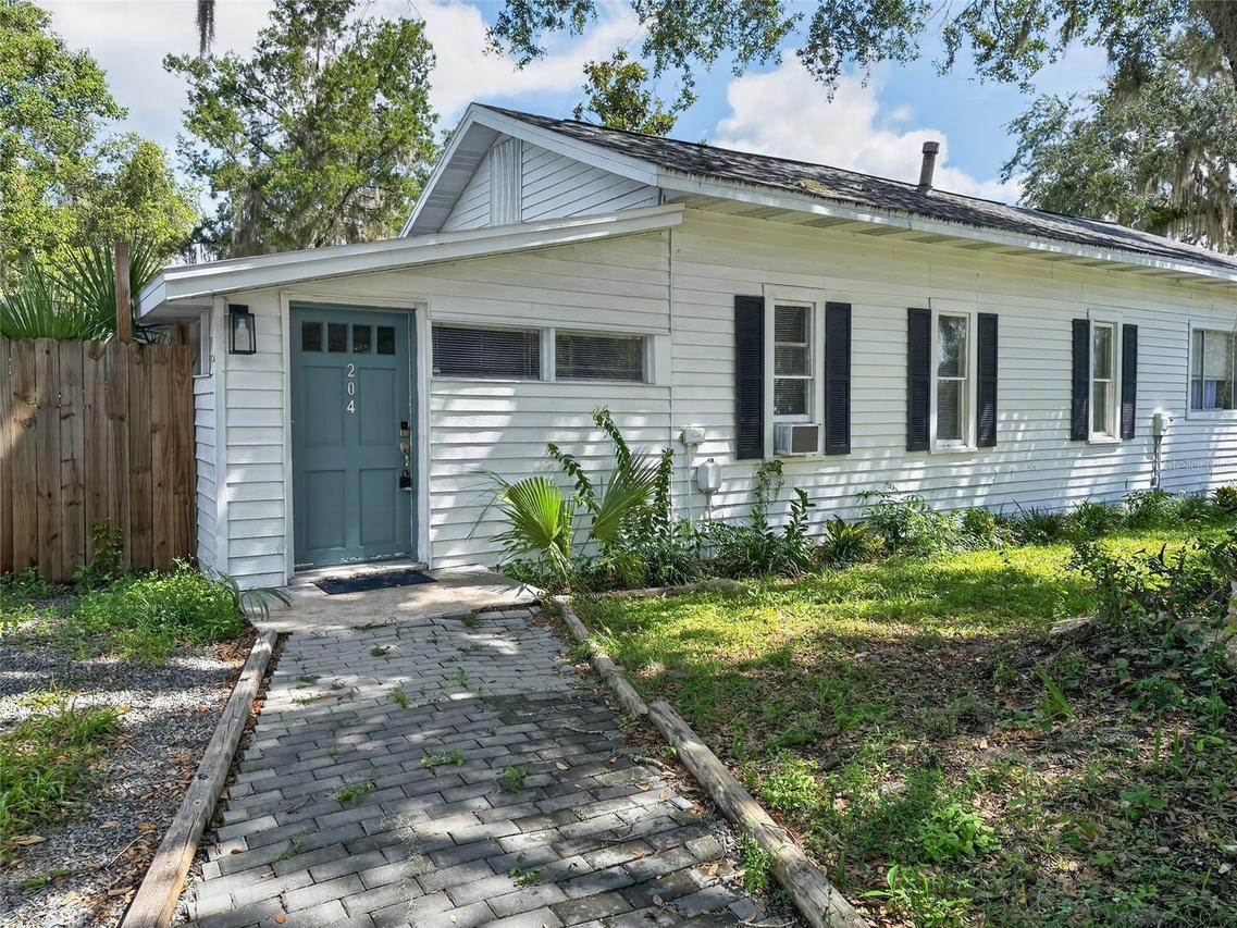 325 S 2nd St., Leesburg, FL 34748