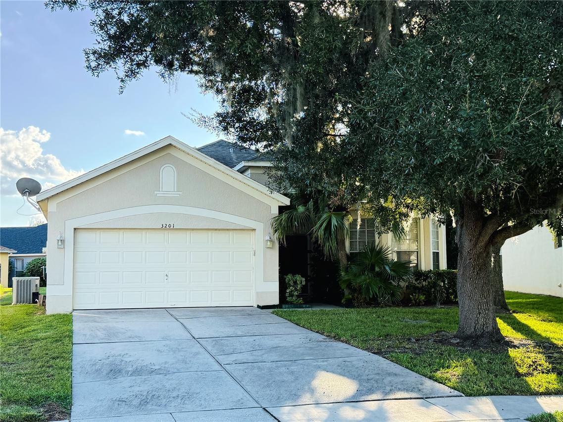 3201 Stonehurst Cir., Kissimmee, FL 34741