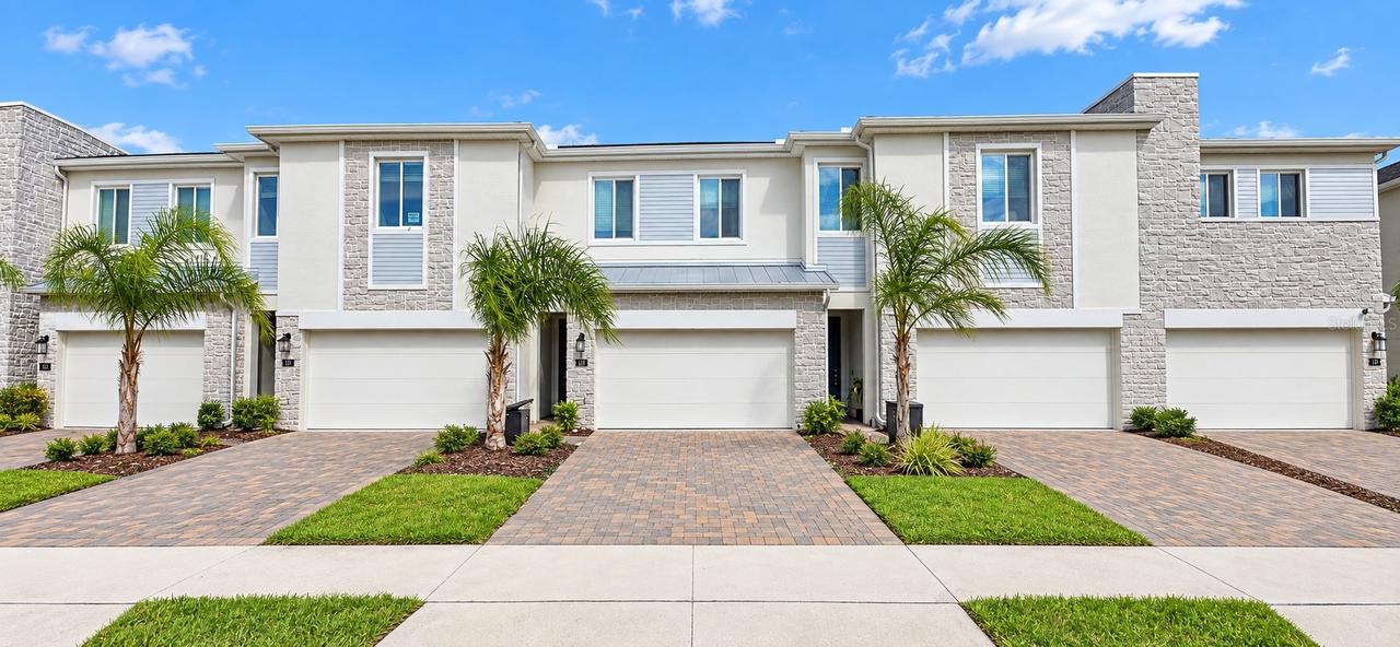 161 Nine Iron Dr., Davenport, FL 33896