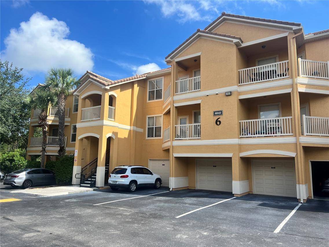 8842 Villa View Cir. #203, Orlando, FL 32821
