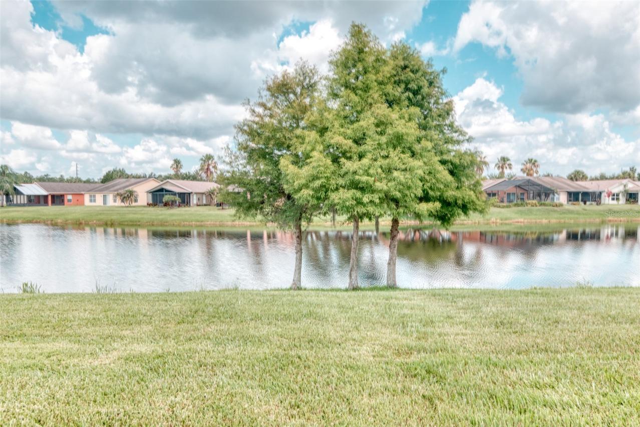 601 Grand Canal Dr, Kissimmee, FL 34759